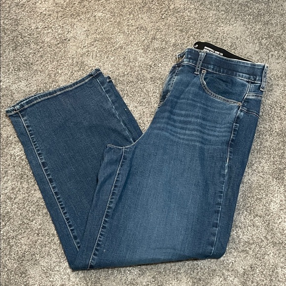 EC Torrid Bombshell Wide Leg Super Soft Medium Wash Jeans - Size 12R - Picture 3 of 5